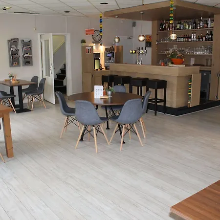 Hotel Hotel De Kroon 3*