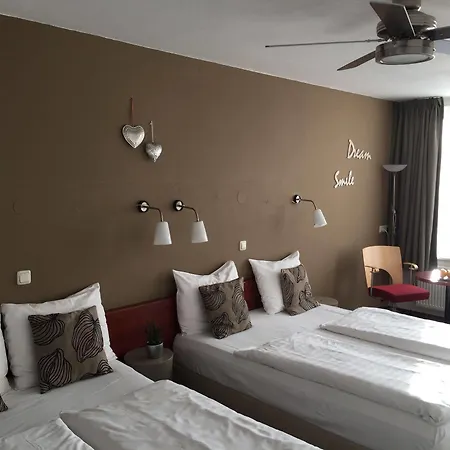 Hotel Hotel De Kroon 3*