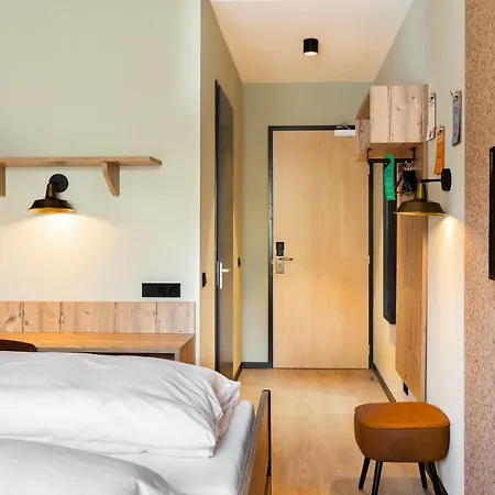 Hotel Hotel De Kroon